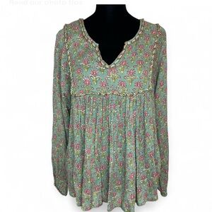 RACHEL ZOE Floral Blouse in Green and Pink M Front Design Lo g Sleeve V Nec.